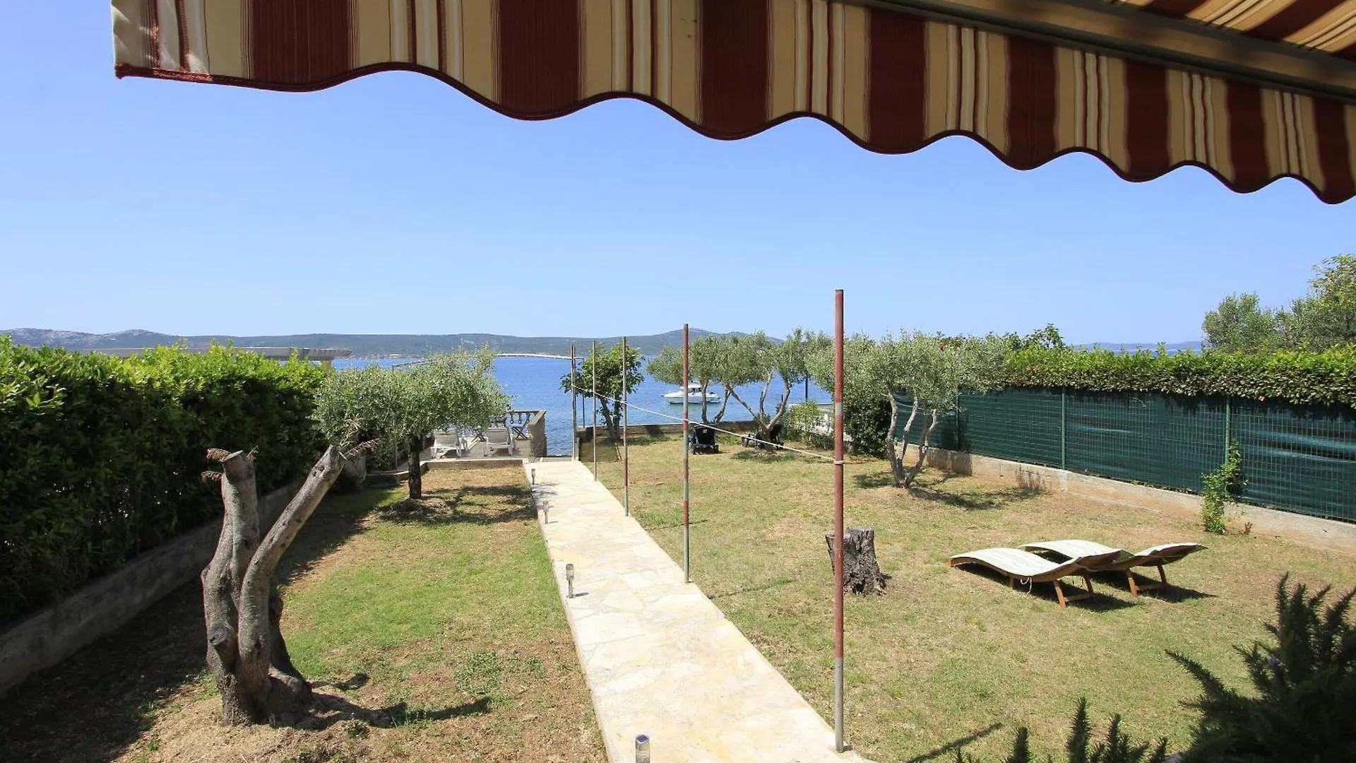 Holiday Home Gianna - Beachfront Sveti Petar  Croácia